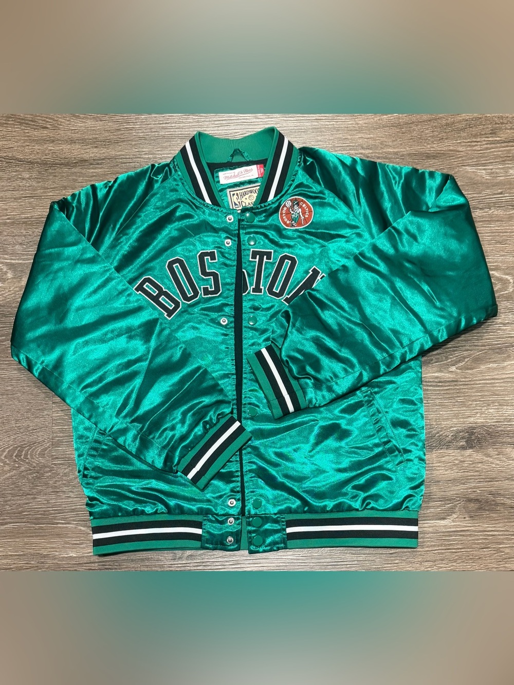 NWOT Mitchell & Ness Emerald Boston Satin Big Kid XL 18-20 (Adults Small) Jacket